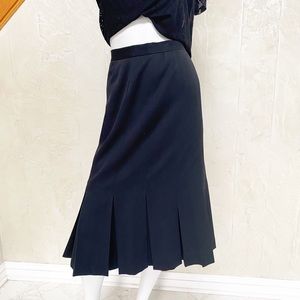 100% Wool Skirt with Pleated Hem